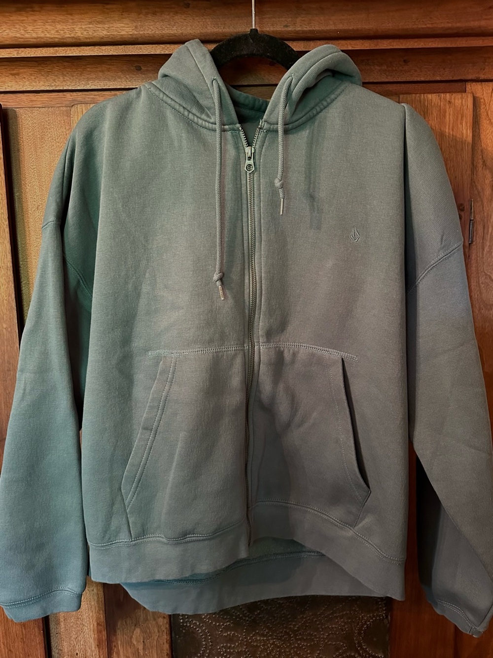 NWOT Women’s Volcom Zip Hoodie Green/Teal Size XL.